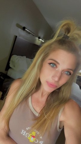 Birmingham, Alabama Female Escort — Outdoors & new places - 1