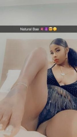 Long Beach, CA Mixed Bombshell Slim-Thick Mami — Face-First Play - 1