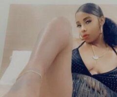 Long Beach escorts - Long Beach, CA Mixed Bombshell Slim-Thick Mami — Face-First Play