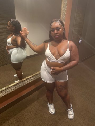 Cleveland, OH Female Escort — No Bare, No Anal (Condom Only) - 1