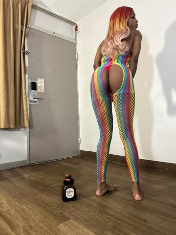 Pretty Petite Female Escort in Charlotte NC — mature men, FaceTime verified - 1