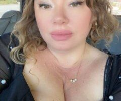 Minneapolis / St. Paul escorts - Voluptuous bored housewife — OUTCALL ONLY (Lynn, 46)