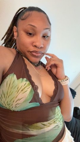 Oakland / East Bay Outcalls — Female Escort (Discreet, worship-focused) - 1