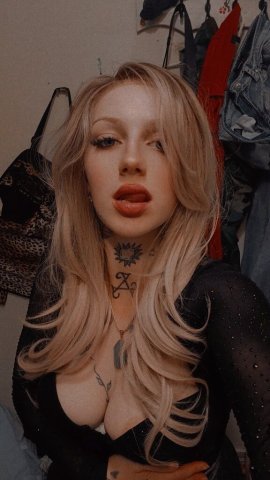 Discreet, low-key female escort in Everett — selective and well-paced - 1