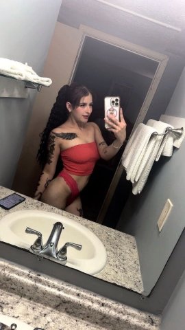 Sofía (21) — Latina Escort in Kansas City, Missouri - 1