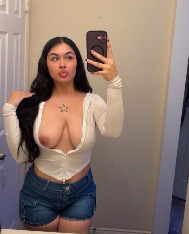 Chicago 29-Year-Old Escort — Incall, Outcall, Hotel & Car Fun - 1