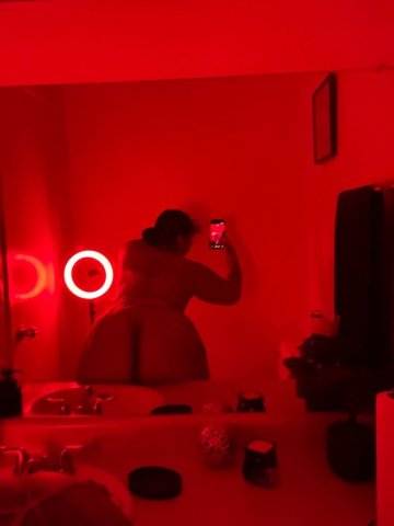 Las Vegas Companion for Dinner Dates, Events & Unwind Time - 1