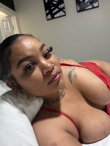 Real Girl in Harrisburg, PA — Curvy Female Escort (Discreet, No Deposit) - 1