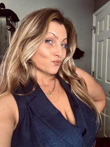 Charisma Brooklynn — Sensual Massage Experience - 1