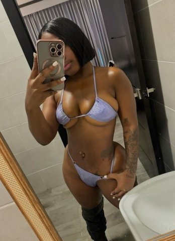 Chica disponible 24 horas — morena latina con curvas - 1
