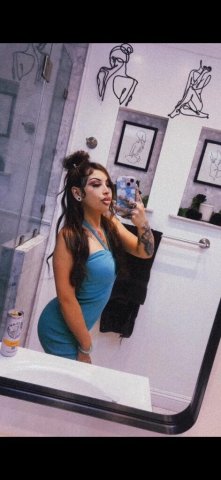 Thick Slim Latina Escort (22) - 1