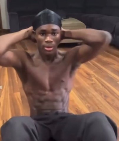 I'm a young fit guy with big🍆 I only see straight females(I'm straight) - 1