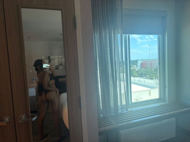 Minneapolis/ St. Paul Female Escort — Facetime Shows & Wet Pussy Play - 1