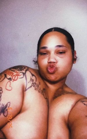 Light-Skinned BBW Escort — Thick, Tatted, Affectionate Vibe - 1