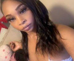 Back In Town🌉 *TWO GIRLZ AVAILABLE *🥰Charm, Curves🍑 & Conversation—All in One Package✨ read full ad. - 20 - Image 3