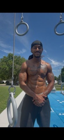 treat you to the finest expericne you ever had. i donstrip partys for the gorwn and sexy ladies out there one of the fittest men on earth. big dick energy. - 1