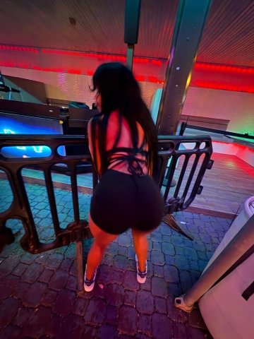 Classy, Confident, Captivating 😏 A Moment Worth - 21 - 1