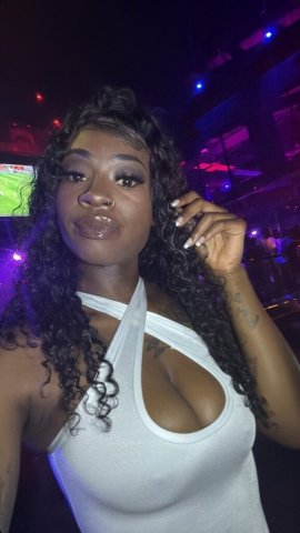 Thick chocolate drop 💦💕 - 24 - 1