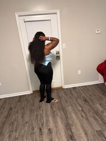 im pretty , lightskin , thick & fun to be around - 22 - 1
