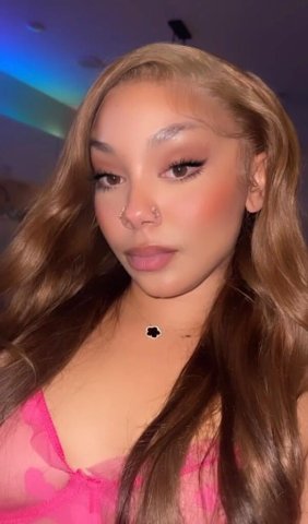 Your Go To Girl 📍💕 - 28 - 1