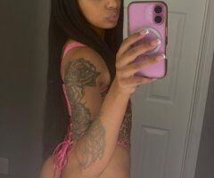 Petite Bombshell! - 24 - Image 3