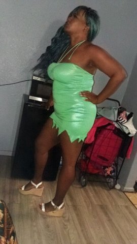 eyy I'm Thickums — 42, bubbly & flirty 💋Your thick, sweet, and playful companion in / DFW!I'm the mature, fun, giggly type who loves to flirt, tease, and make you feel right at home - 42 - 1