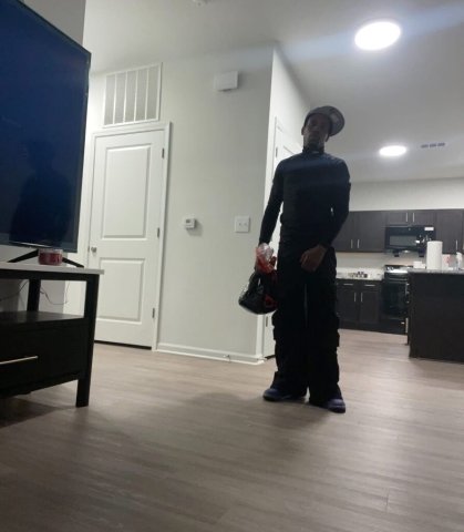 Rooms & posts available📍 Ladies only dont reply if not a Woman - 1