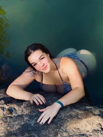 hot curvy stripper available doing birthday deals for the next week hit me up for deets!🥳🎂 - 21 - 1