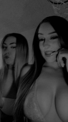 Vanilla Double Scoop 🍦👯🏼‍♀️ 2 snow bunnies 🐰Ask about ft shows & content 😈 - 28 - 1