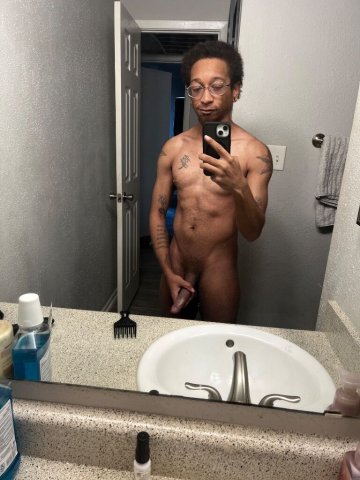 Cum play with the Freaky Nerd Kidd🍾😏 - 1