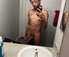 Cum play with the Freaky Nerd Kidd🍾😏 - Image 5