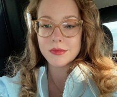 UPSCALE BOMBSHELL REDHEAD - 34 - Image 4