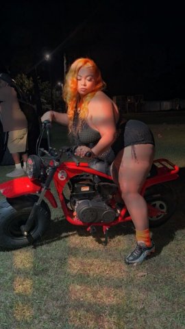 bootylious 🍑 💦follow my ONLYFANS https://onlyfans.com/diamondrose94 - 27 - 1