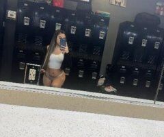 come hang with taylor 😍 - 22 - Image 2