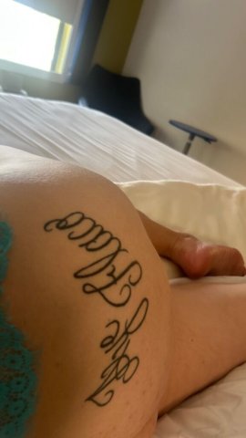 Sexy MILF seeks the Real Ones who want the royal treatment! - 44 - 1