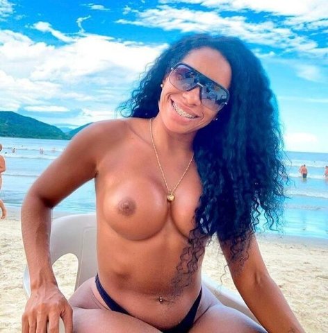 Callme daddy I am a age 29 Brazilian girl I am very hot and I like my job I will give you a good service 😍 Yes anal - 29 - 1