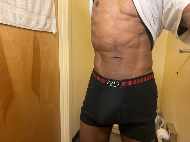 company needed downtown asap iso female 21+ to Let me touch the bottom of that cat ongoing fuck buddy needed - 1