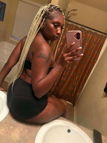 Butternut ct📍Funsized Playmaker👅💦 FIVE FIVE Spinner🌪 Available 24/7🐝 🥰OUTCALLS/ INCALLS MUST PROVIDE Transportation - 24 - 1