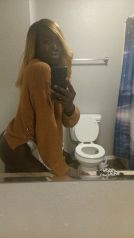 Incall, CD. Looking to make you cum. 💋👅 - 38 - 1