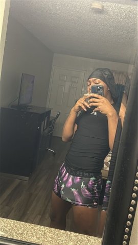 IN TOWN FOR A NIGHT OR TWO 💦😘🍑 - 1