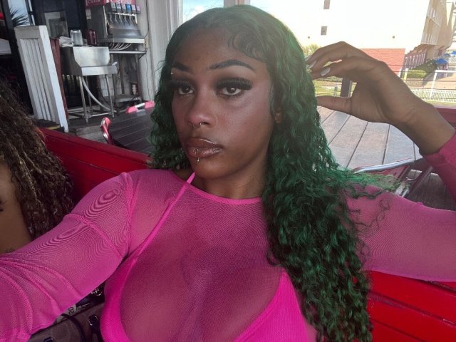 🧜🏽♀🍑Spoiled Brat of your Dreams💋🌹Wet 💦Horny 😋 Barbie Doll 💃🏽 I’ll be your lil secret 🤫💘 - 21 - 1