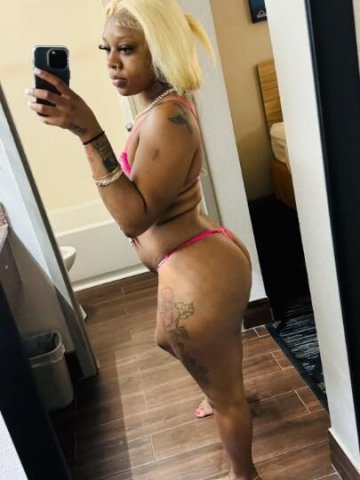 👯♀🫦YOUNG SEXYY and FUN🍒 availiable for INCALLS & OUTCALLS 🚙 let me MILK🍦 you before you clock in 💦💗 ONLY HERE FOR A COUPLE DAYS DADDY😉 - 23 - 1