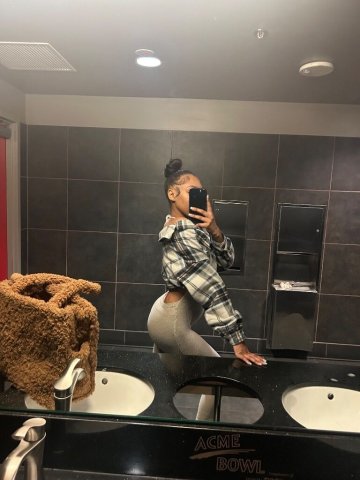 🌹 Classy. Discreet. Genuine Connections. 🌹 - 23 - 1