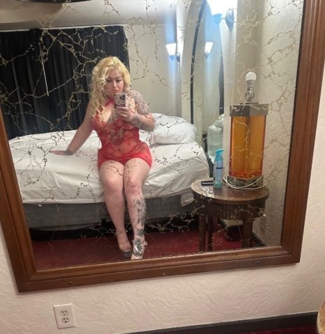 ✨✨ your favorite curvy blonde 😏 - 27 - 1