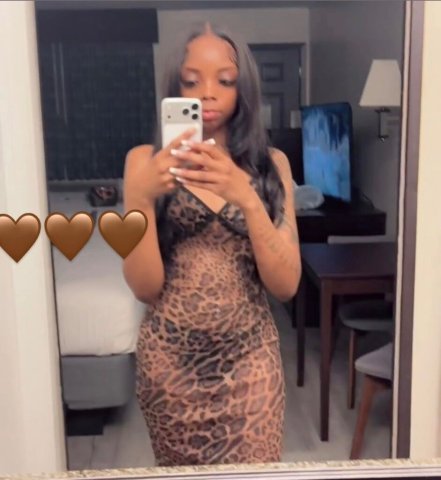 📱Available Now 💞 NEW TO TOWN - 22 - 1