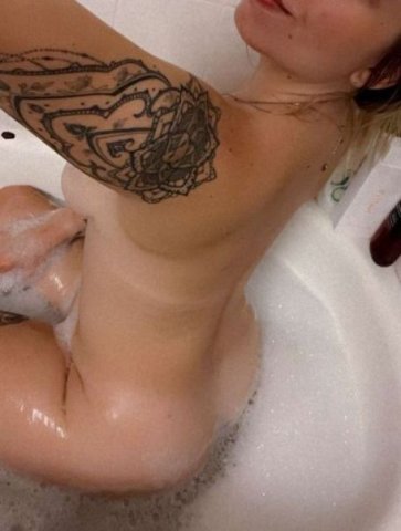 “Hola, soy Valeria 😘💖✨ una latina con energa 🔥, sonrisa traviesa 😈 y vibra deliciosa 😌💫… si buscas compaa bonita, charla rica y buen ambiente, aqu estoy para ti, mi amor 😍🔥💕✨” - 27 - 1