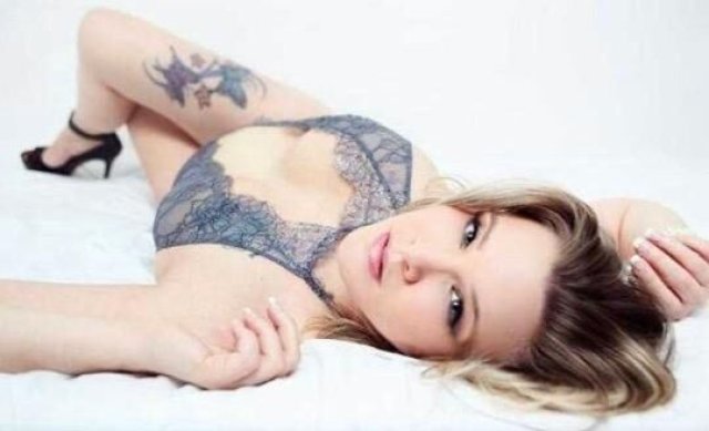 blonde and beautiful - 25 - 1