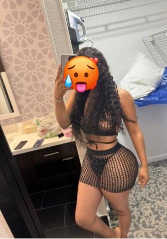 Soy una chica latina dulce, complaciente 100% real, pasaremos un momento rico y agradable. No te arrepentiras!! - 23 - 1