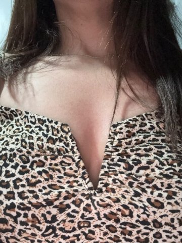 HOTTEST COMMIDITY IN TOWN HANDS DWN - 35 - 1