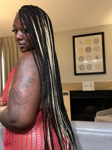 YOUR FAV IS BACK 🥳😝 BUT NOT FOR LONG! Catch me while im here 😉😜 - 27 - 1